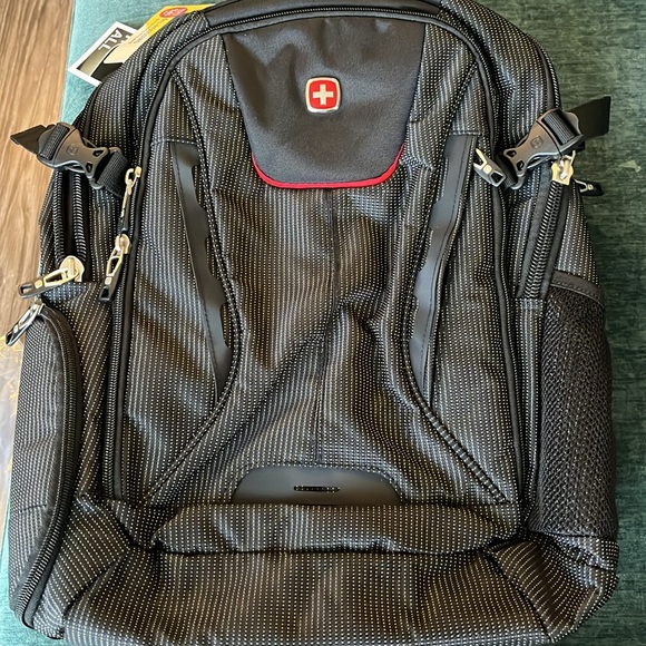 NWT Swiss Gear scansmart laptop backpack - Picture 9 of 12